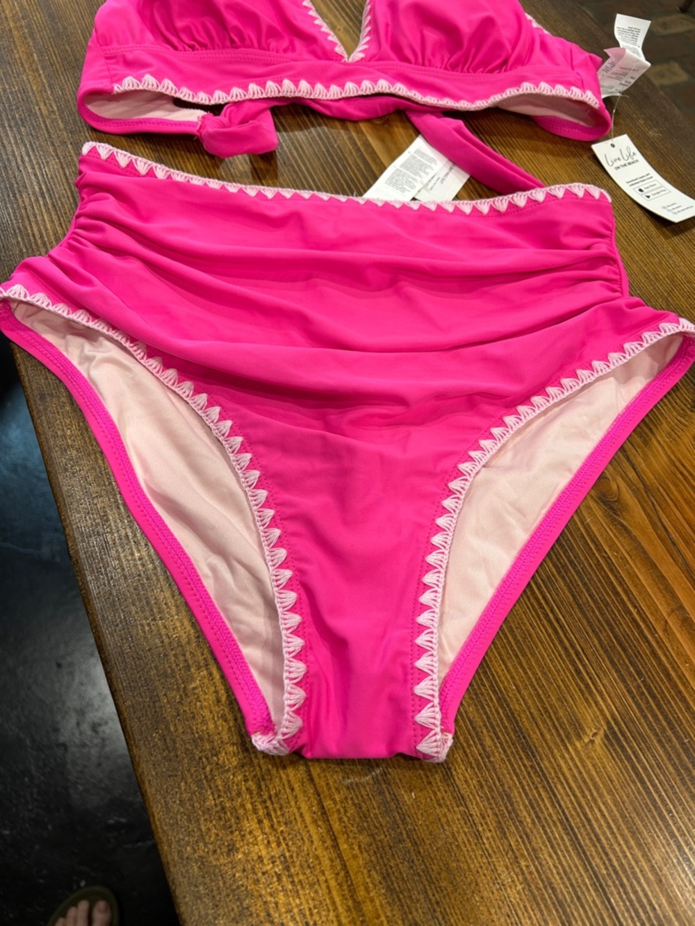 NWT Cupshe Hot Pink Women’s  Two-Piece Ruffle Trim Tie Back Padded Bikini - Picture 3 of 6